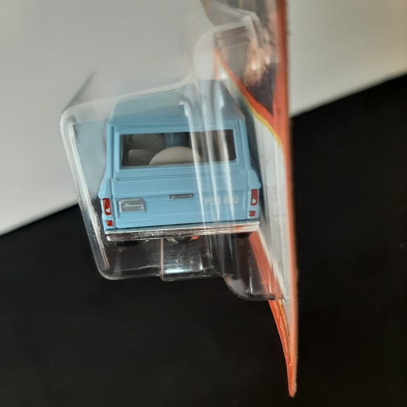 Ford Bronco 1970 Matchbox 2024 MBX Adventure Collection Blue Diecast Car - Picture 4 of 10